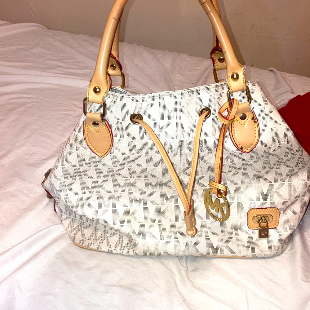 Michael kors original tote.
